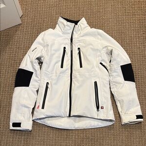 White Ski Jacket w/ detachable hood